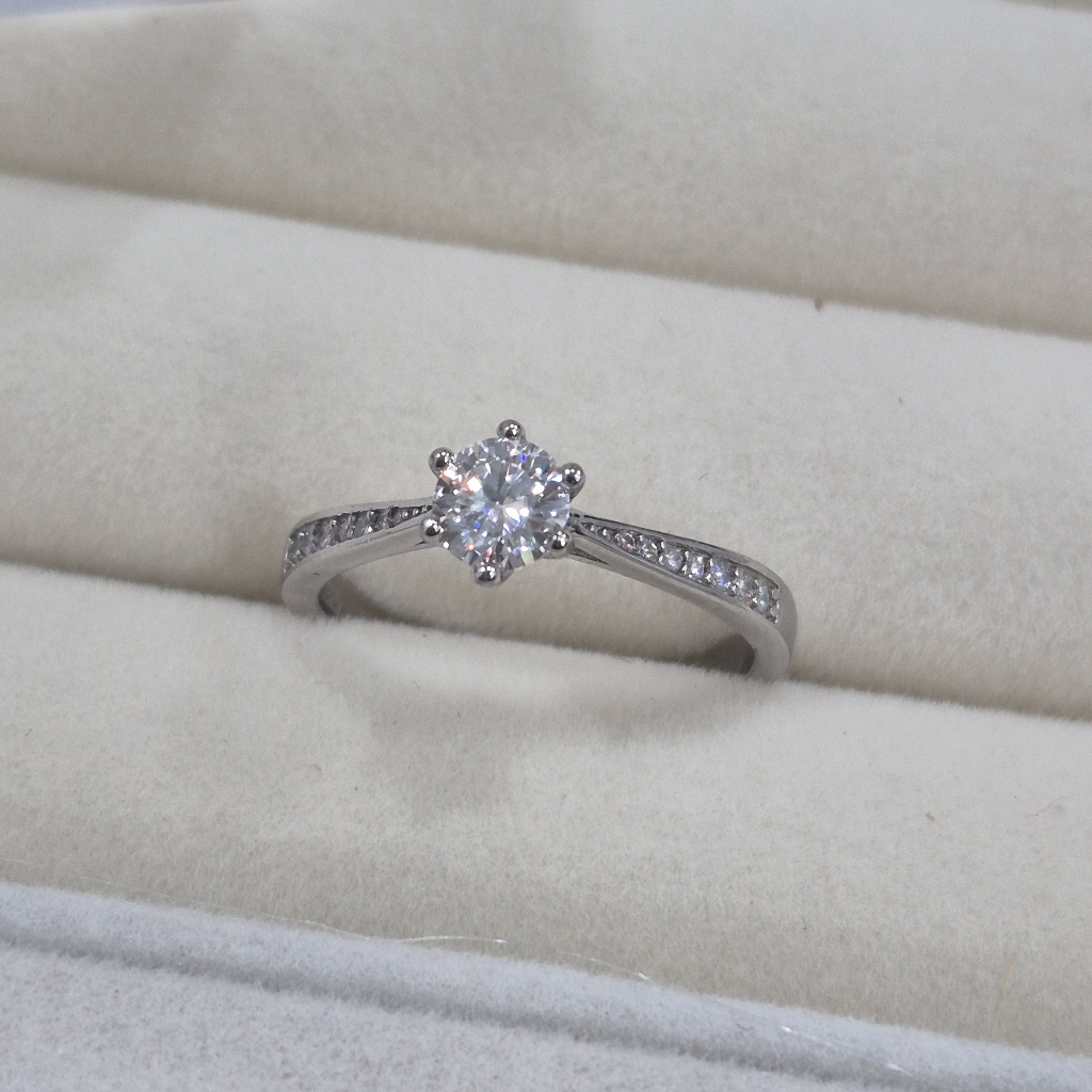 925 Elegant Silver Moissanite Ring